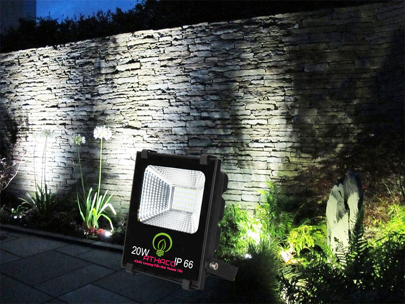 ung dung cua den pha led 20w athaco smd 2